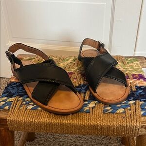 Frye Women's Robin Feather Flat Sandals